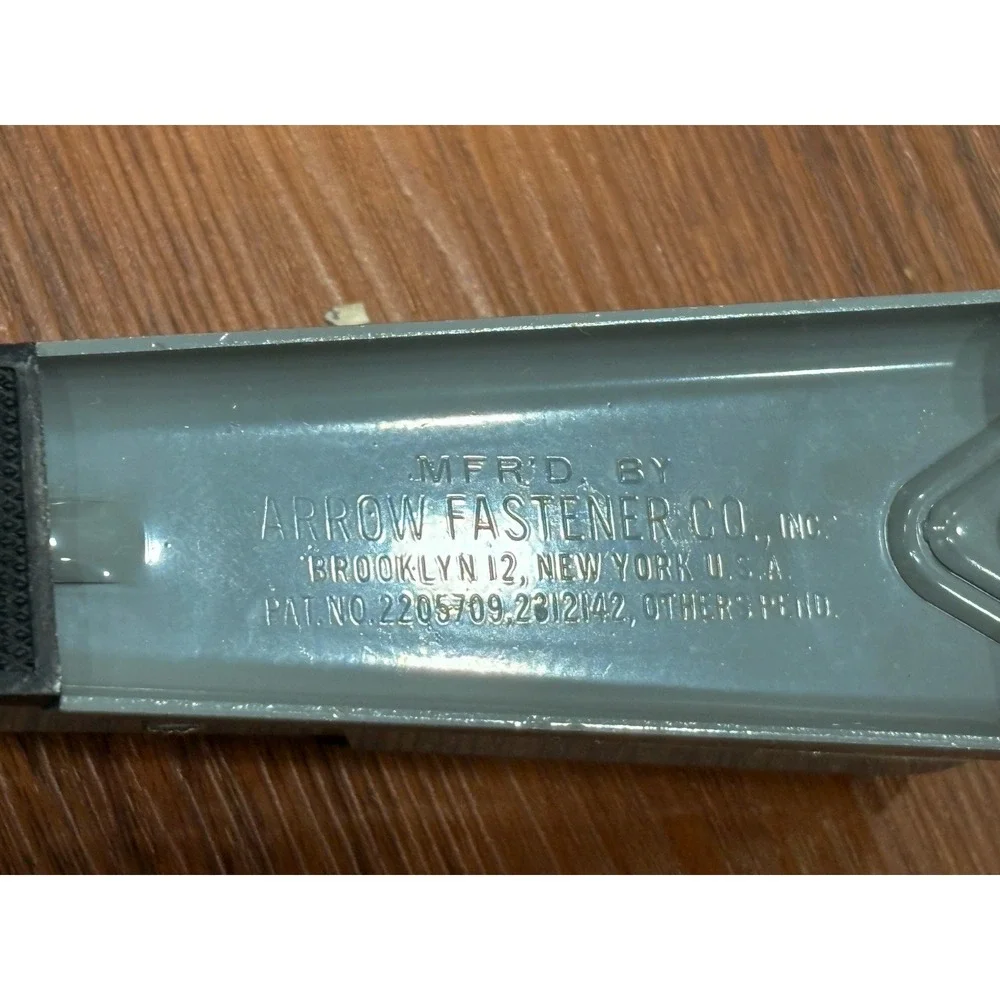Vintage Arrow 207 Heavy Duty Deluxe Standard Stapler Grey Made In USA